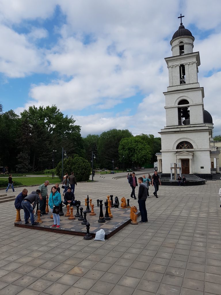 Kiszyniów - Sobór Narodzenia Pańskiego i gra w szachy