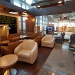 LOT Polonez Lounge Warszawa - kanapy i konsola do gier