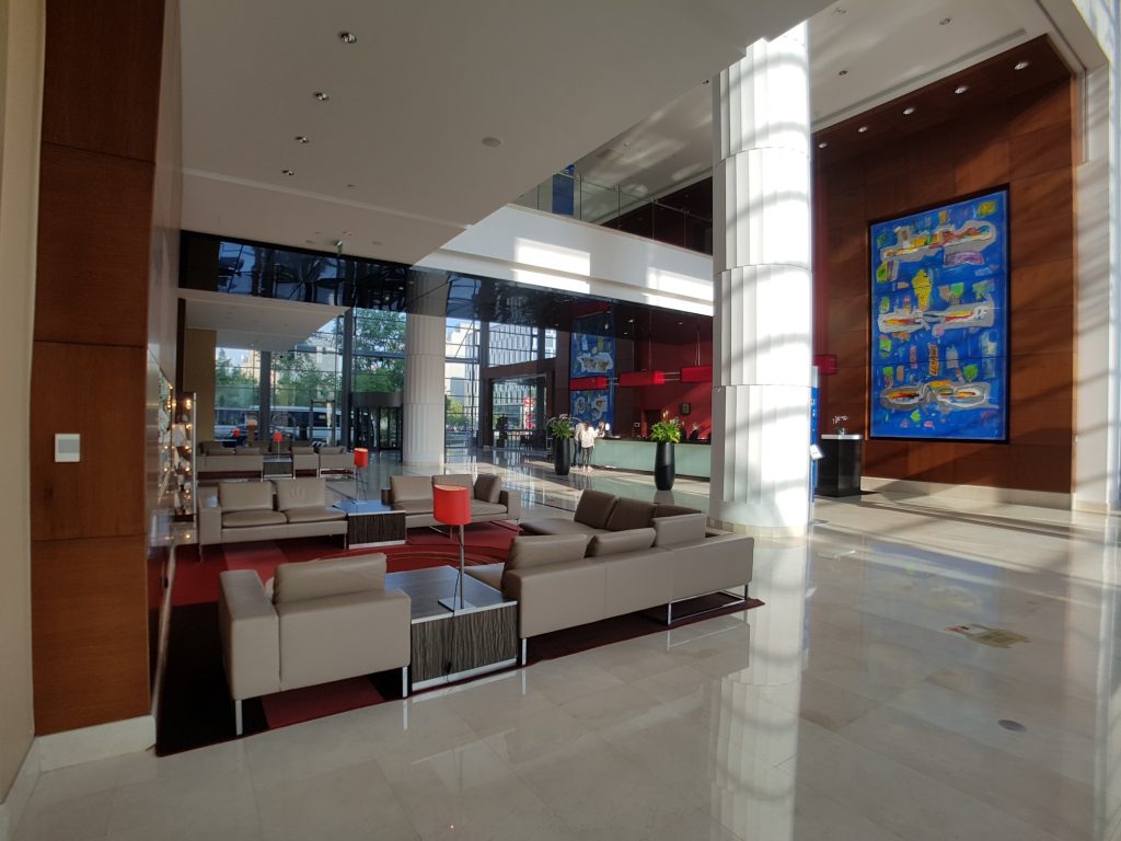 Hilton Warsaw Hotel and Convention Centre, Warszawa - lobby