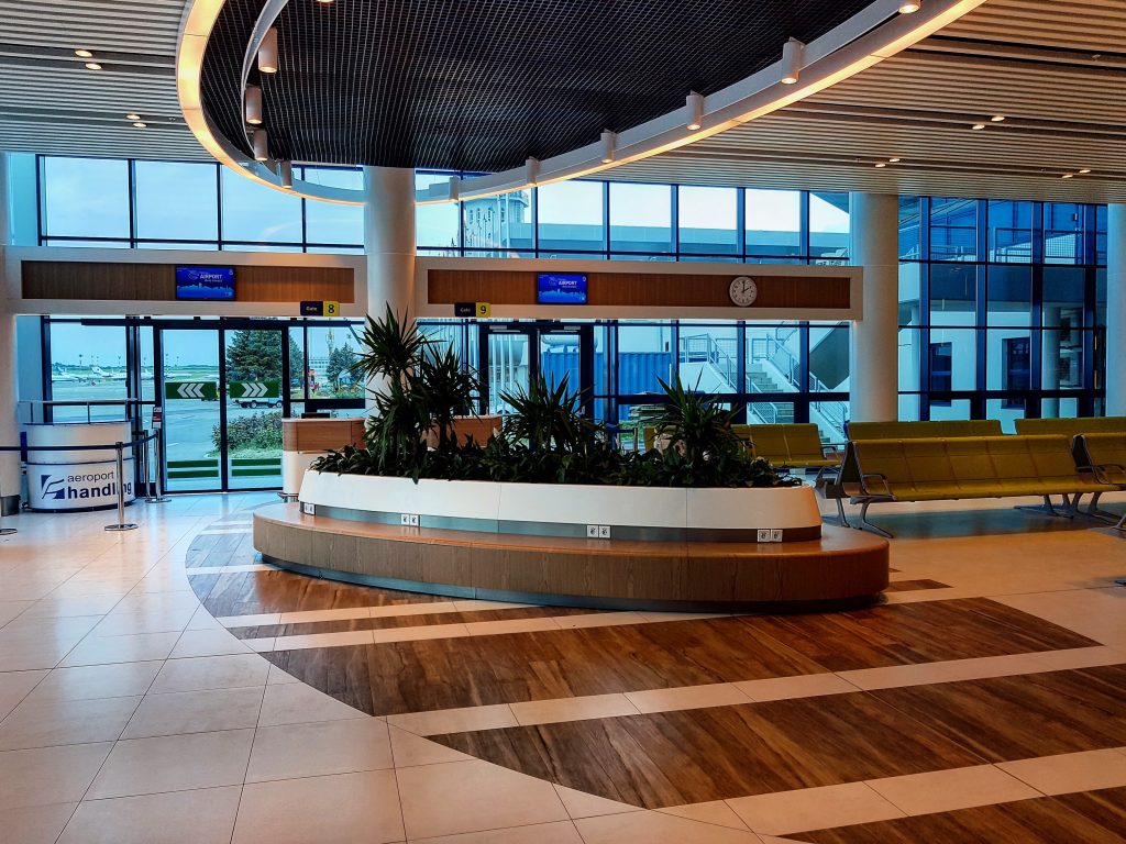 Lotnisko w Kiszyniowie - hala odlotów