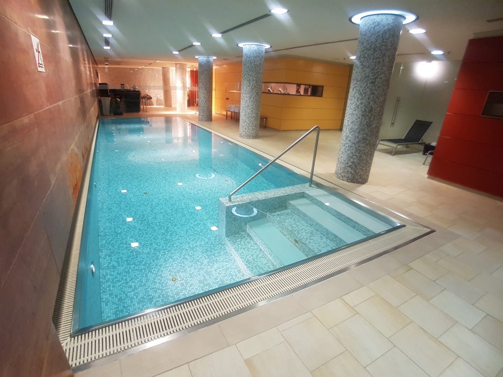 Radisson Blu, Berlin - Heaven SPA & Fitness - basen