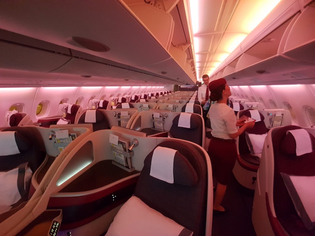 Qatar Airways A380 - kabina klasy biznes