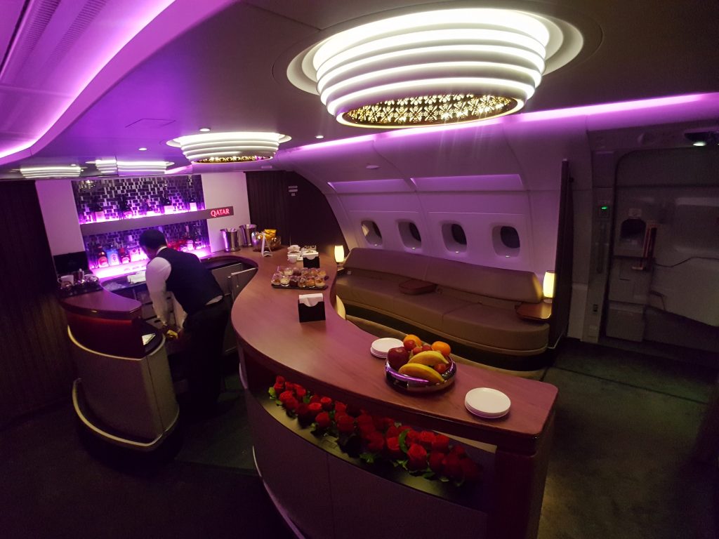 Qatar Airways A380 - bar