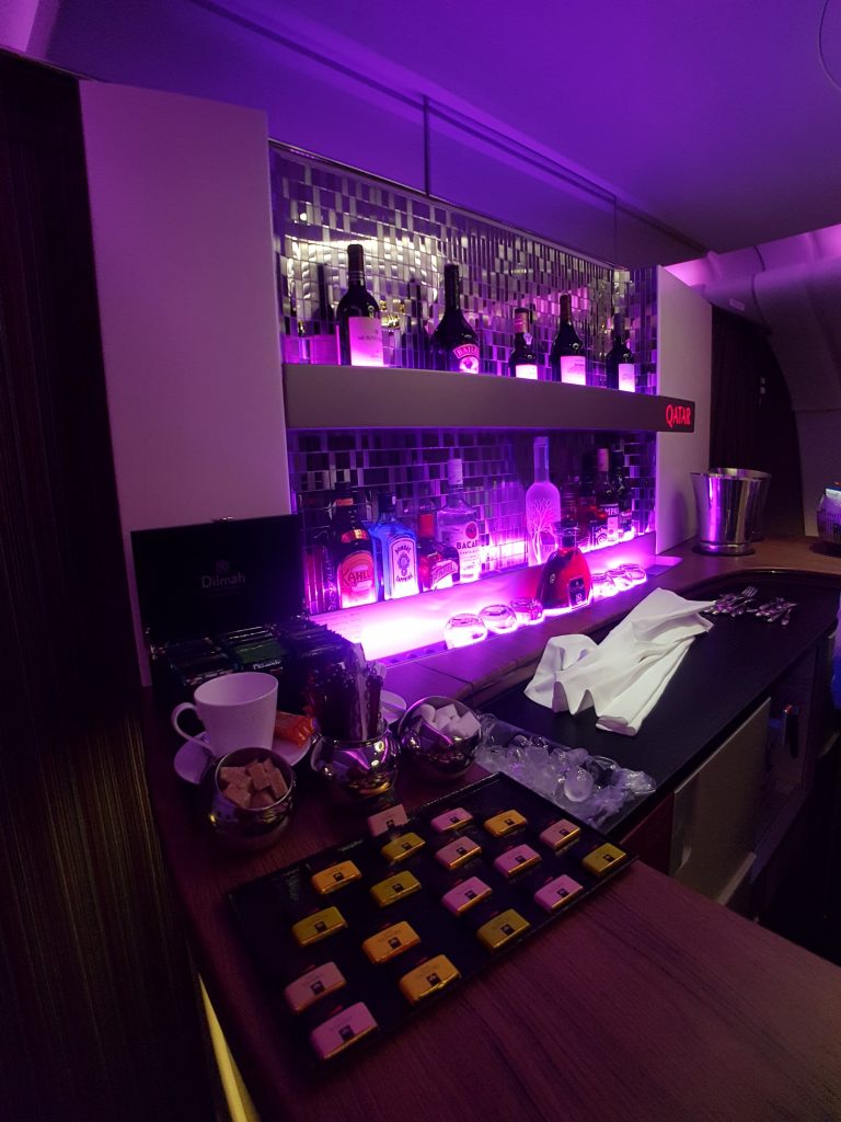 Qatar Airways A380 - bar