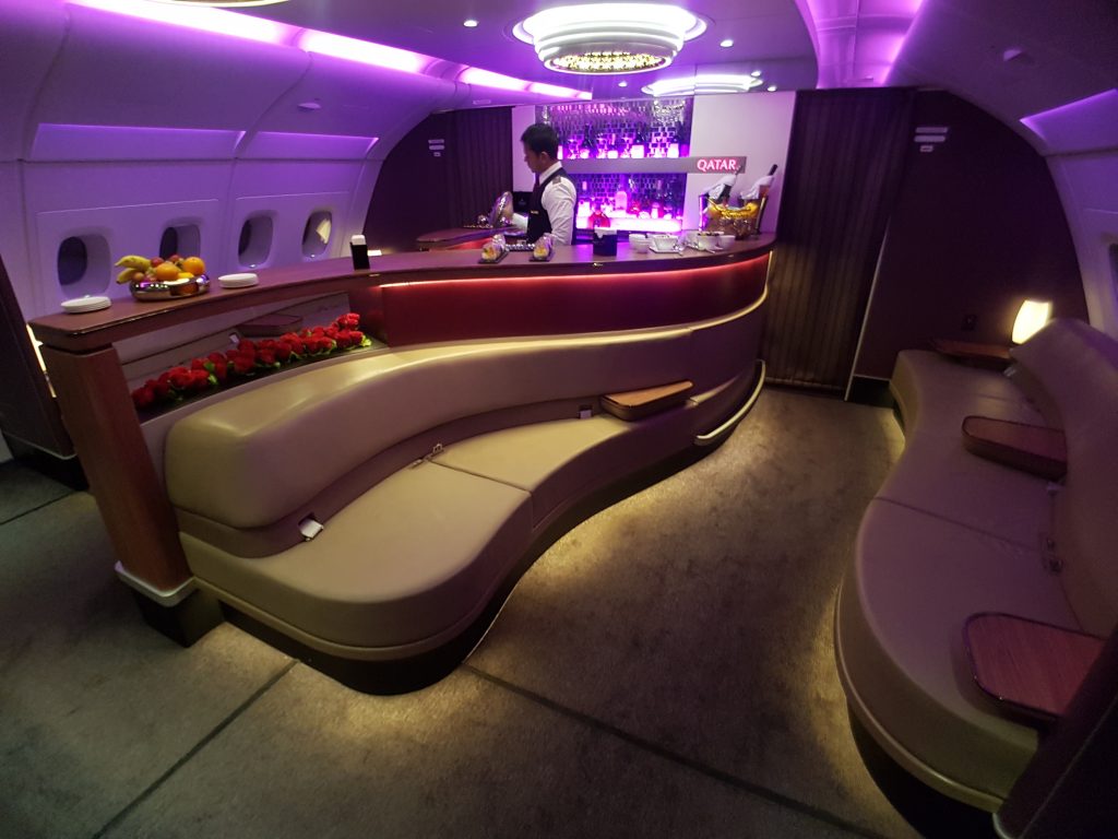 Qatar Airways A380 - bar