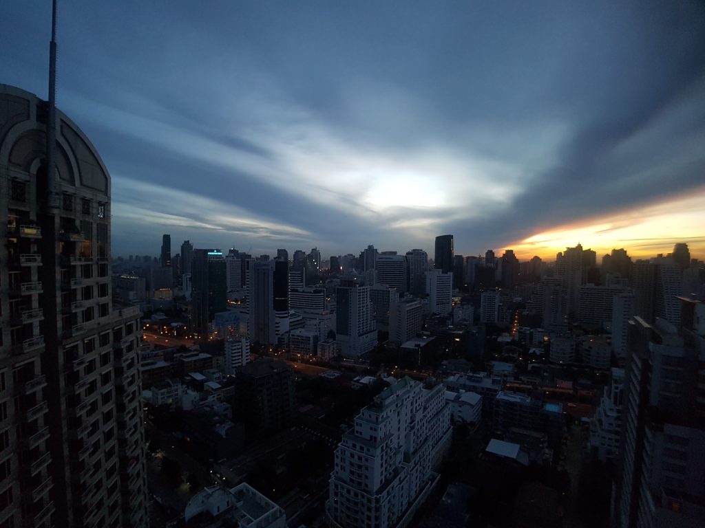 Conrad Bangkok, Bangkok - executive lounge - widok - zachód słońca