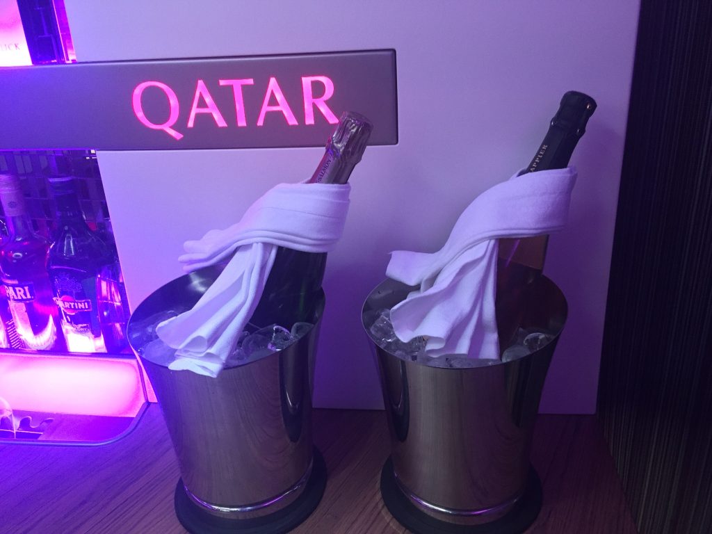 Qatar Airways A380 - bar