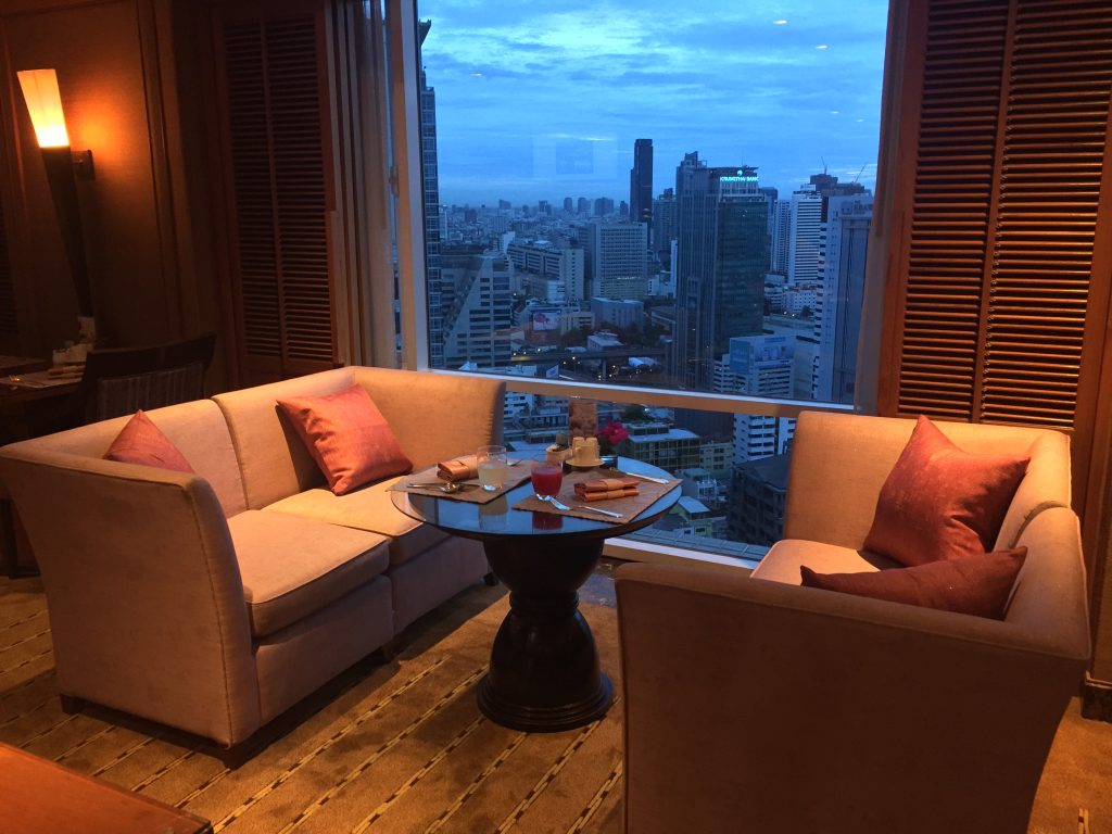 Conrad Bangkok - executive lounge - widok z okna