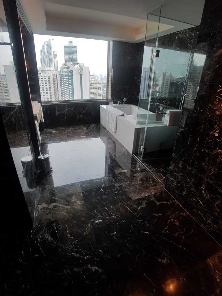 Radisson Blu Plaza Bangkok, Bangkok - apartament 2512 - łazienka