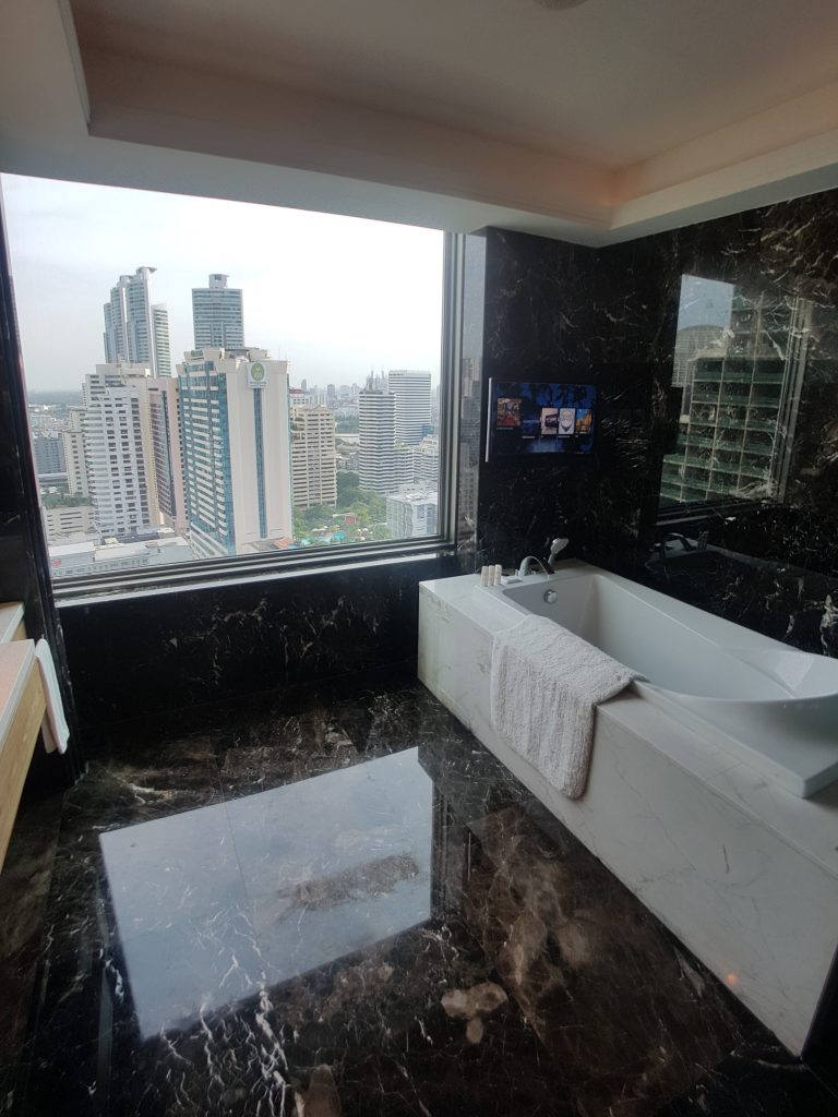 Radisson Blu Plaza Bangkok, Bangkok - apartament 2512 - łazienka