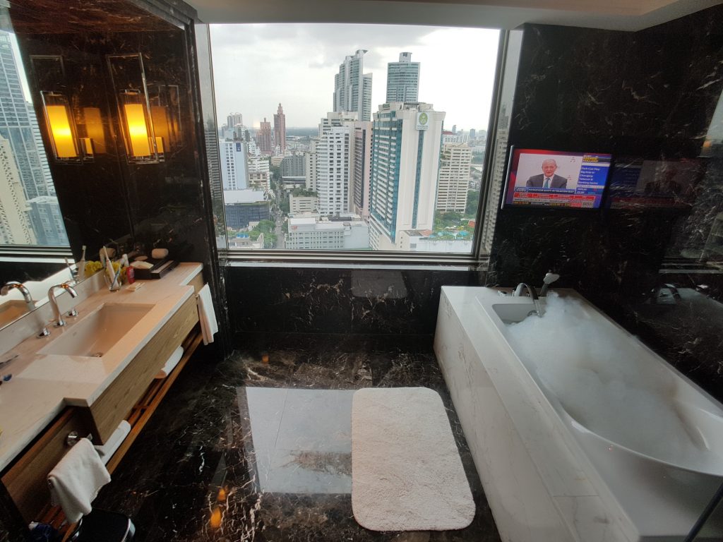 Radisson Blu Plaza Bangkok, Bangkok - apartament 2512 - łazienka