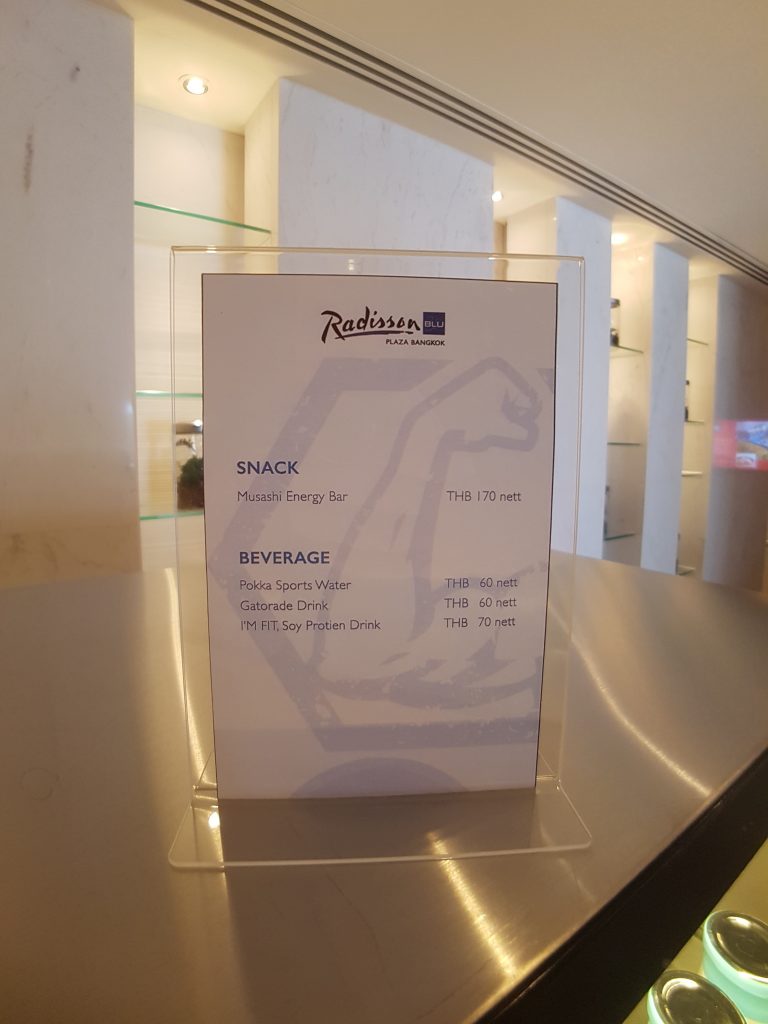 Radisson Blu Plaza Bangkok, Bangkok - strefa fitness - bar - menu