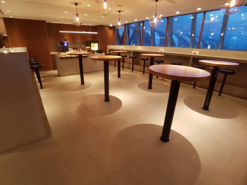 Cathay Pacific - Salonik biznesowy Cathay Pacific First and Business Class Lounge, Bangkok - bufet