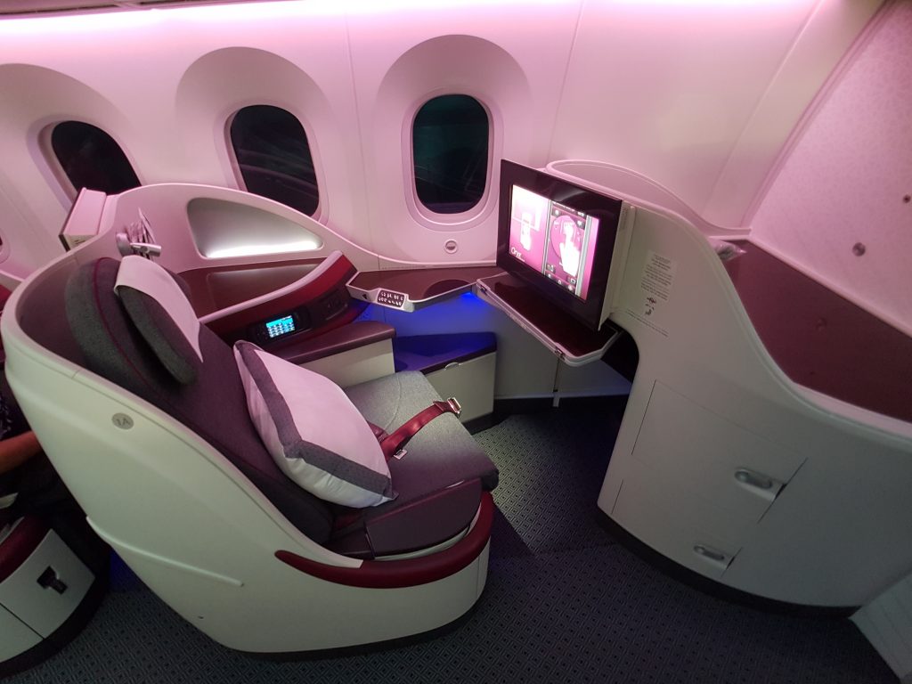Klasa Biznes Qatar Airways B787 Dreamliner – fotel 1A