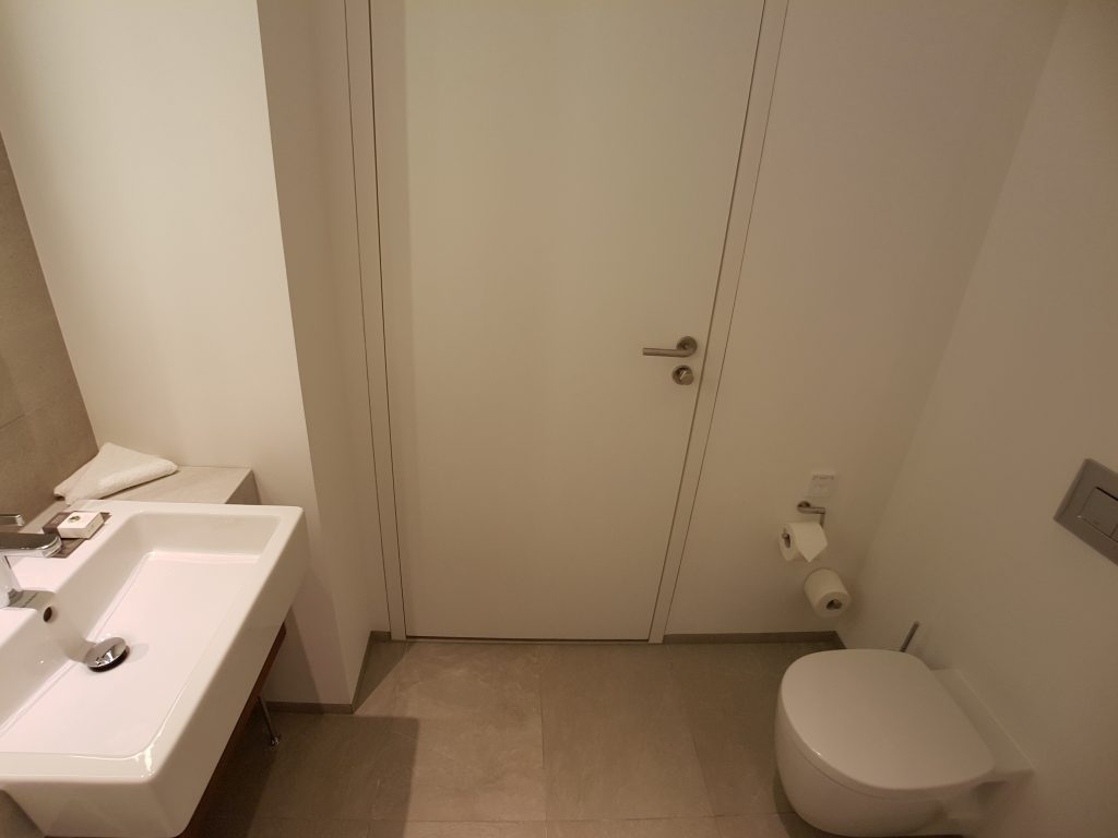 DoubleTree by Hilton Hotel, Wrocław - One Bedroom Suite, toaleta