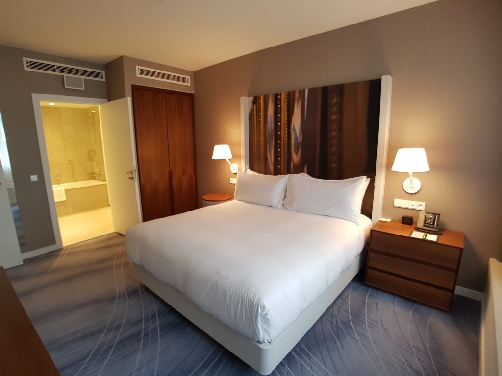 DoubleTree by Hilton Hotel, Wrocław - One Bedroom Suite, sypialnia