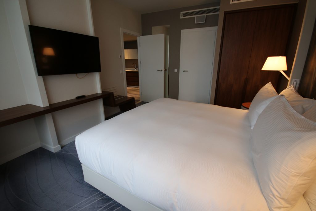 DoubleTree by Hilton Hotel, Wrocław - One Bedroom Suite, sypialnia