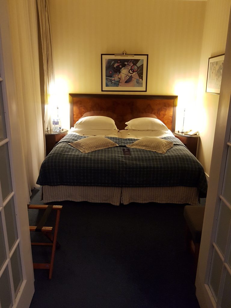 Radisson Blu Royal Astorija Hotel, Wilno - Apartament 540 - sypialnia
