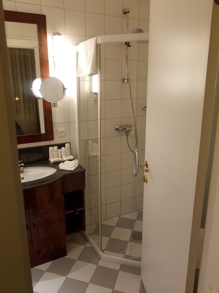 Radisson Blu Royal Astorija Hotel, Wilno - Apartament 540 - łazienka