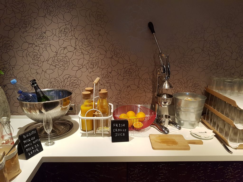 Radisson Blu Royal Astorija Hotel, Wilno - śniadanie - napoje, soki