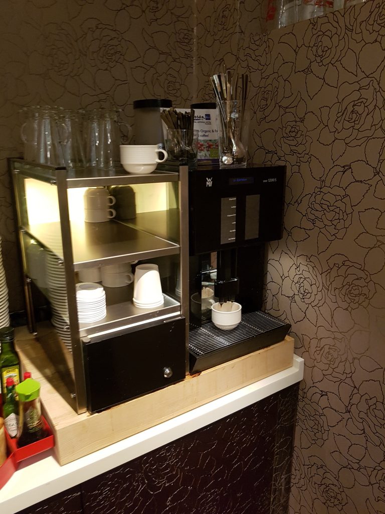 Radisson Blu Royal Astorija Hotel, Wilno - śniadanie - ekspres do kawy