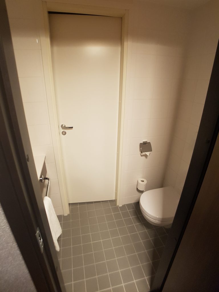 Radisson Blu Lietuva Hotel, Wilno – toaleta w pokoju klasy biznes