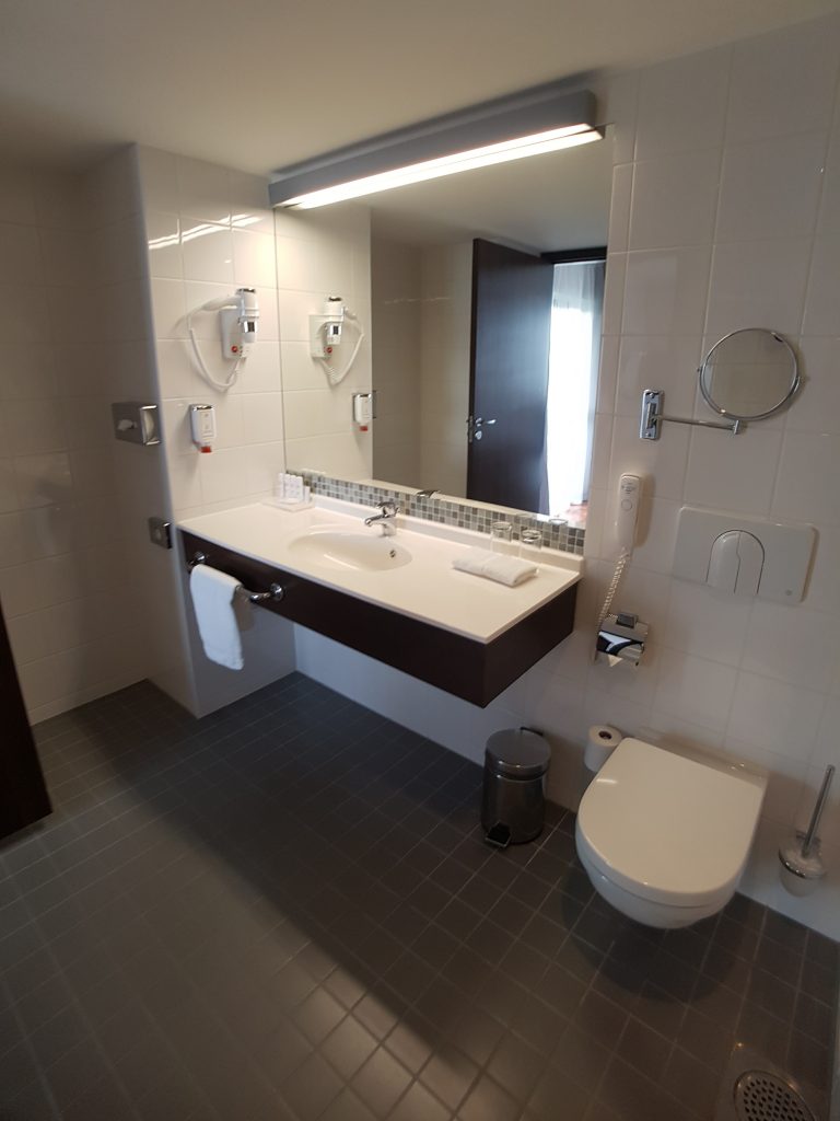 Radisson Blu Lietuva Hotel, Wilno – łazienka w pokoju klasy "junior suite"