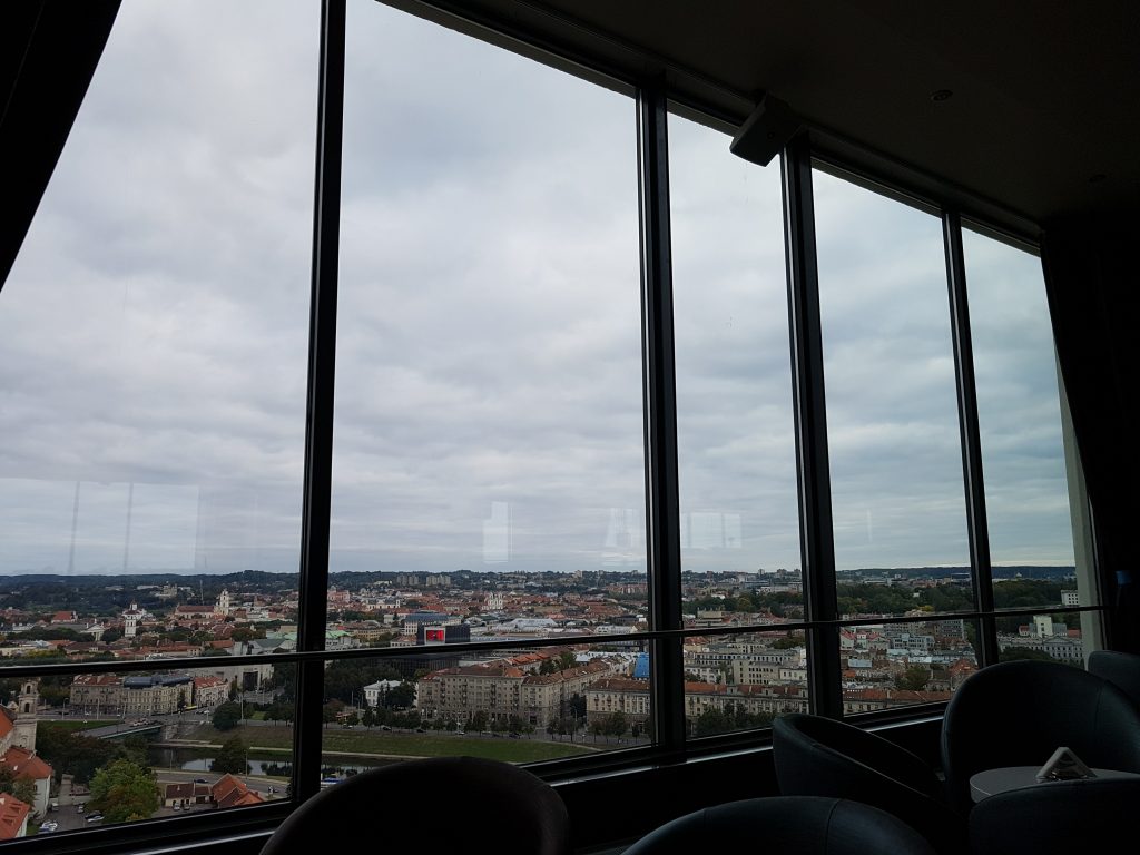 Radisson Blu Lietuva Hotel, Wilno – SkyBar na 22.piętrze