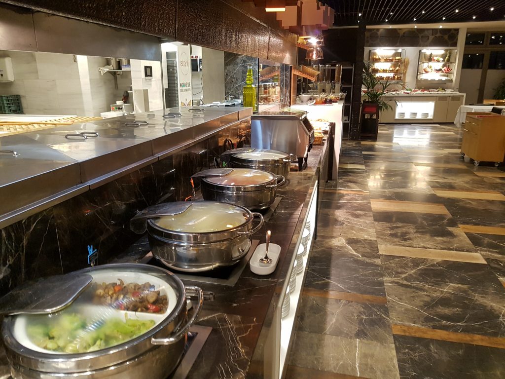 Radisson Blu Hotel Istanbul Pera, Stambuł - restauracja - bufet śniadaniowy